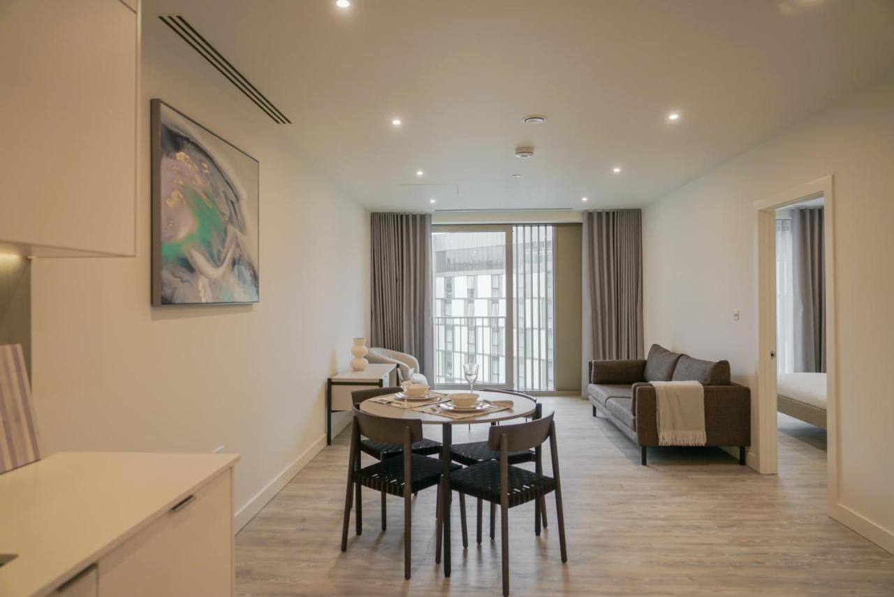 Coppermaker Square In Stratford Aparthotel London Exteriör bild