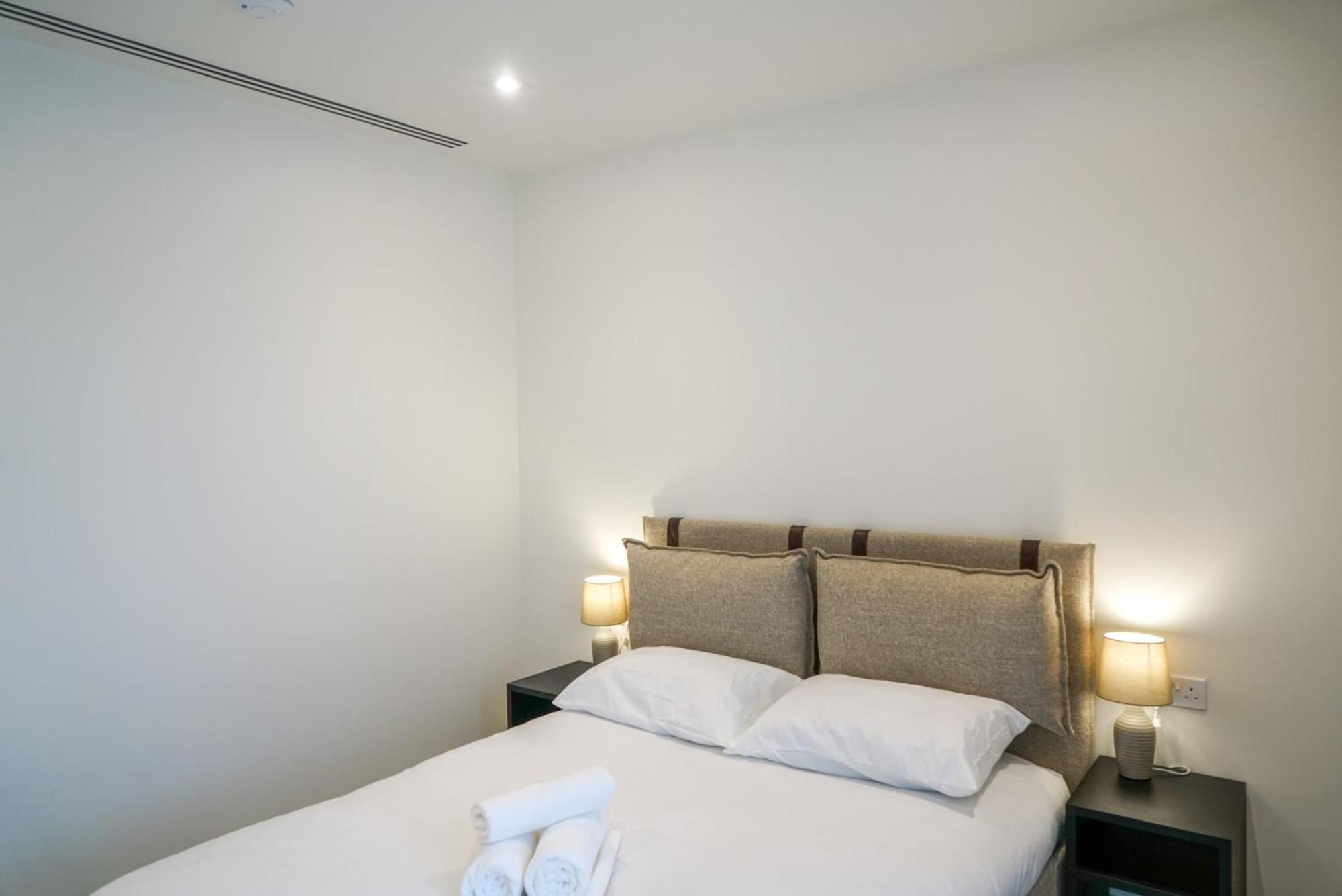 Coppermaker Square In Stratford Aparthotel London Exteriör bild