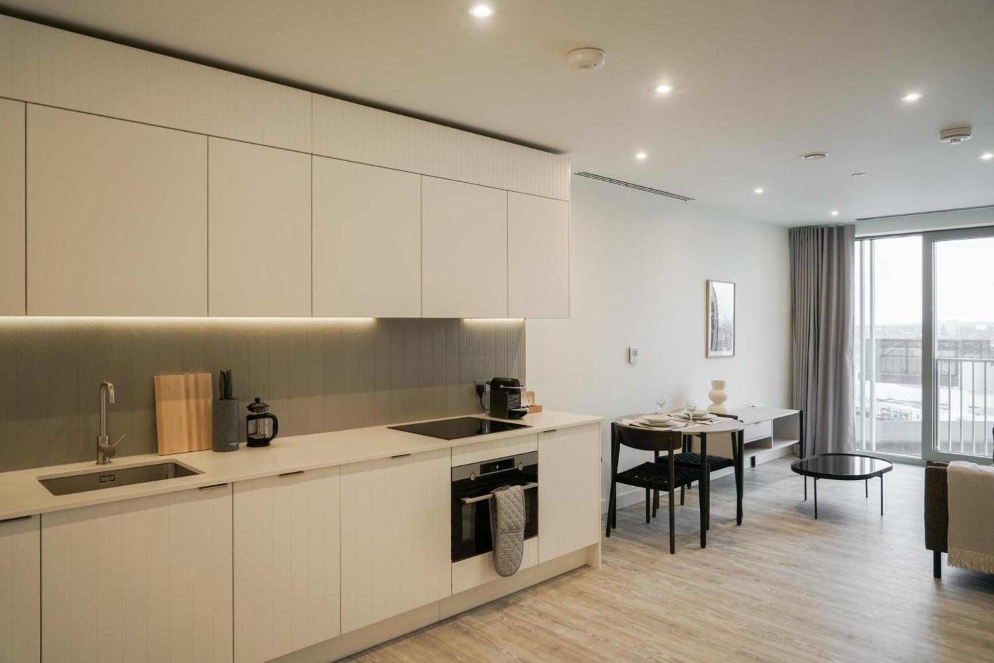 Coppermaker Square In Stratford Aparthotel London Exteriör bild